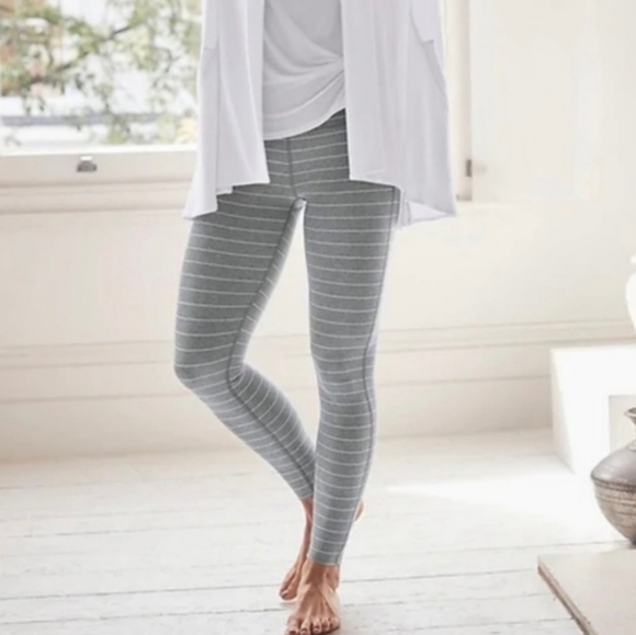 EUC! Athleta Salutation Leggings - XL - Picture 5 of 9